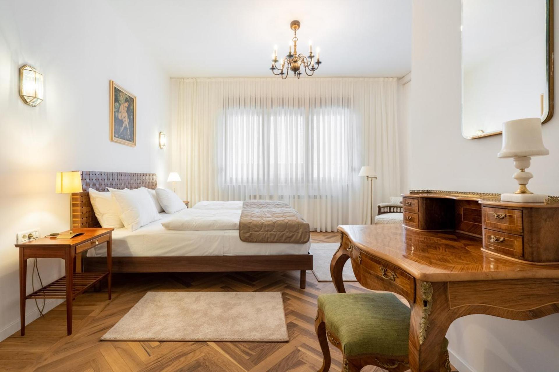 Nobel Boutique Aparthotel 3*