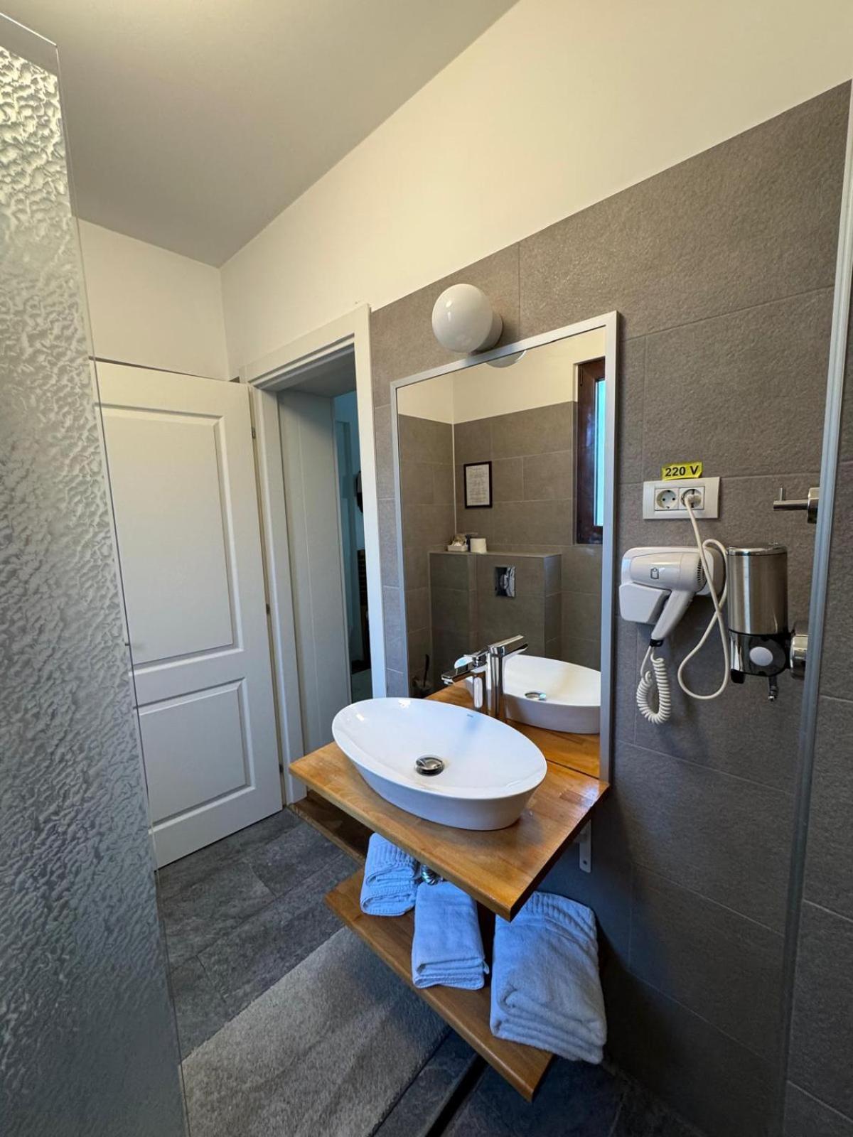 Nobel Boutique Aparthotel 3*