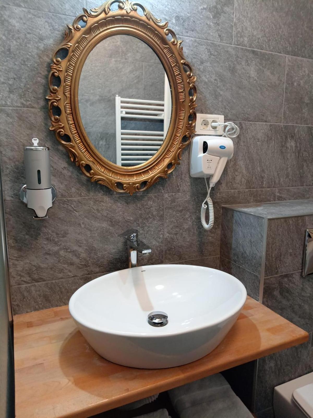 Nobel Boutique 3* Bucharest